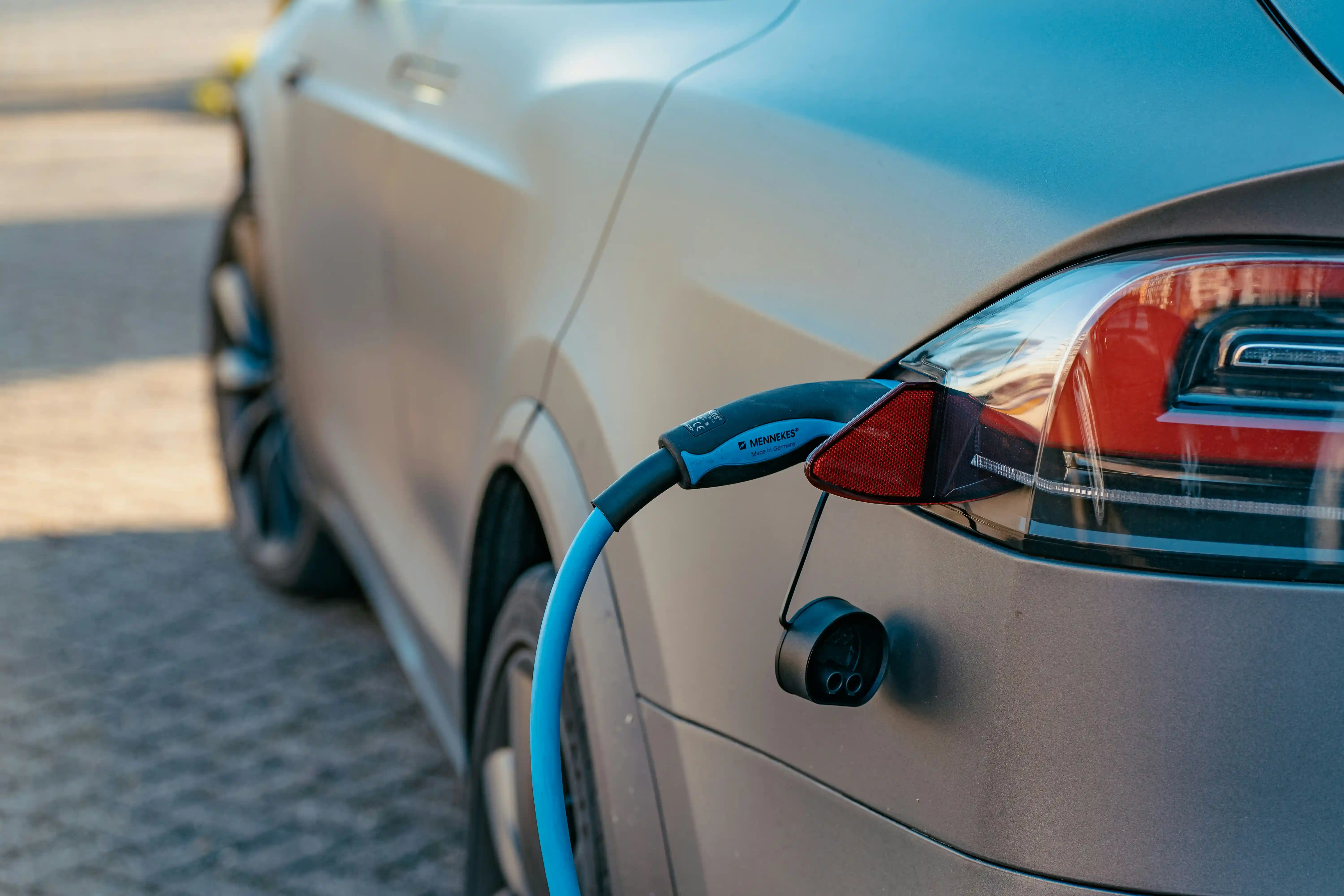 Elektrické auto